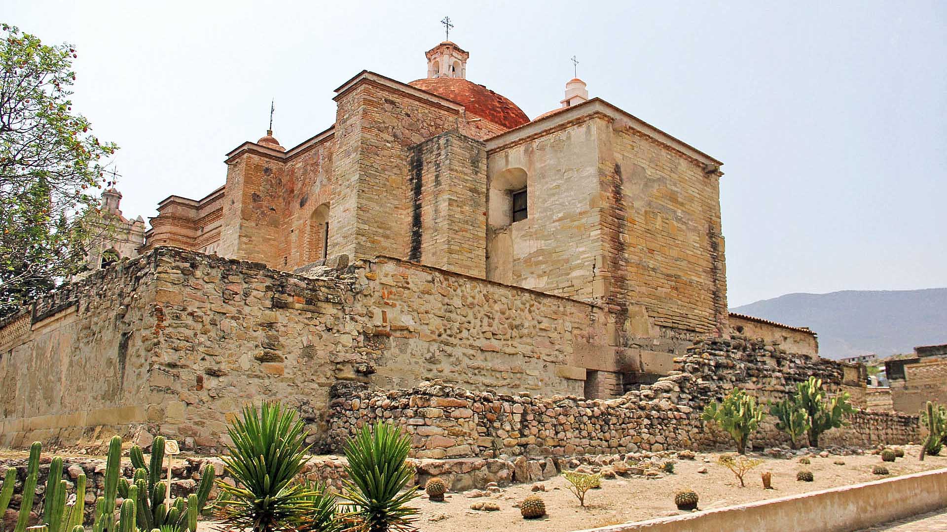 https://mdw-travel-data-us-east-1.s3.amazonaws.com/img/country/Argentina/Mitla/img_03.jpg