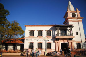 https://mdw-travel-data-us-east-1.s3.amazonaws.com/img/country/Argentina/Museo-Etnografico-y-Colonial-Juan-de-Garay/img_04.jpg