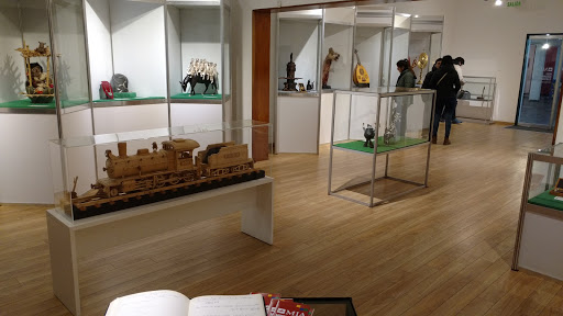 https://mdw-travel-data-us-east-1.s3.amazonaws.com/img/country/Argentina/Museo-Iberoamericano-de-Artesanias/img_00.jpg