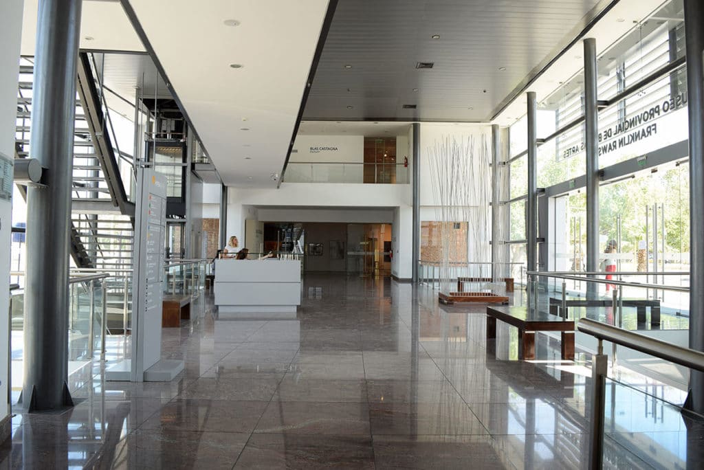 https://mdw-travel-data-us-east-1.s3.amazonaws.com/img/country/Argentina/Museo-Provincial-de-Bellas-Artes-Franklin-Rawson/img_03.jpg