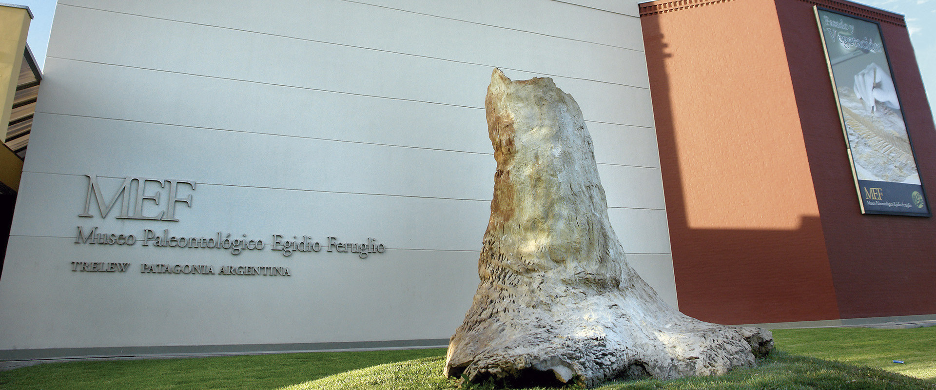 https://mdw-travel-data-us-east-1.s3.amazonaws.com/img/country/Argentina/Museo-de-Arte-Egidio-Feruglio/img_01.jpg