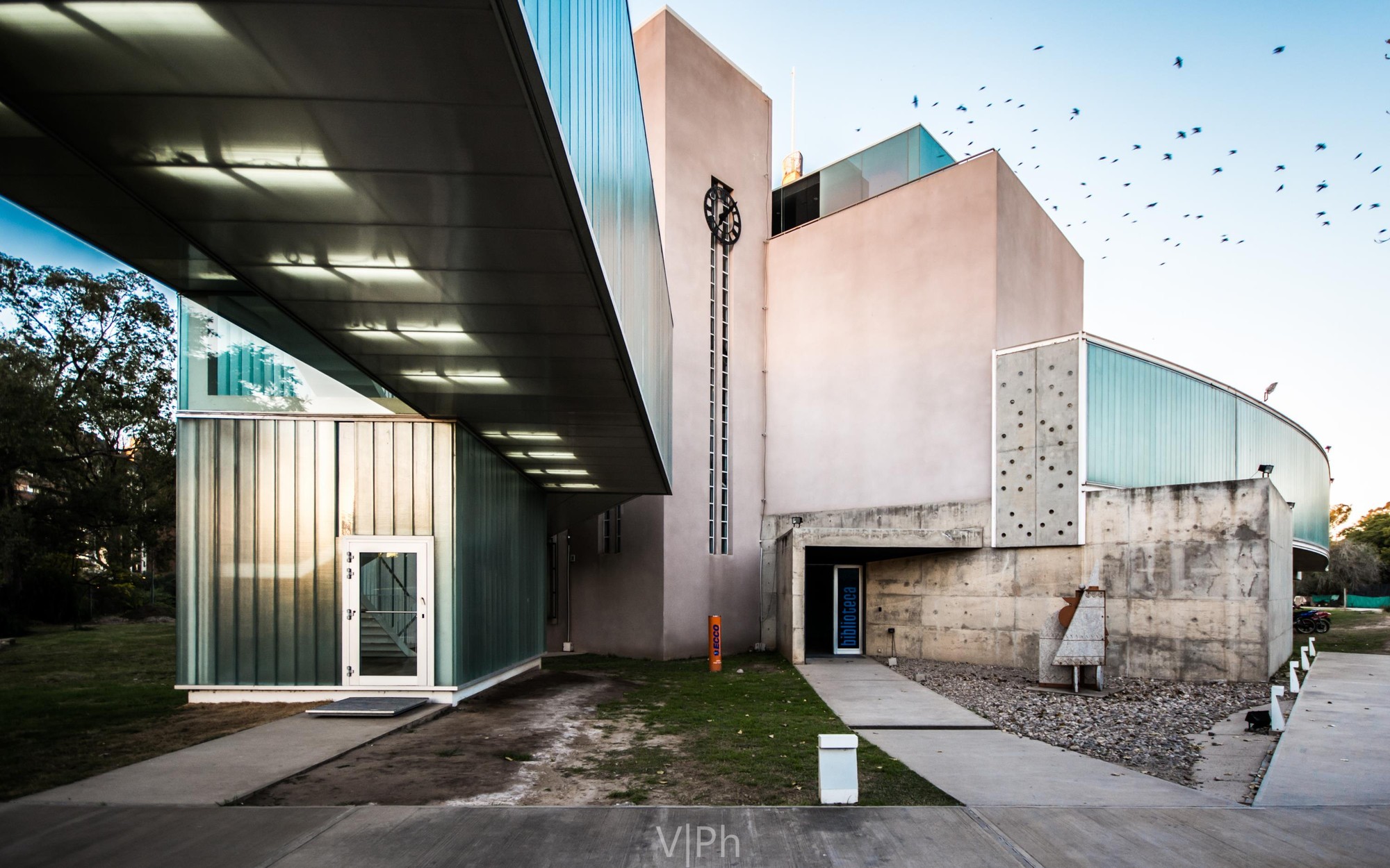 https://mdw-travel-data-us-east-1.s3.amazonaws.com/img/country/Argentina/Museo-de-Bellas-Artes--Emilio-E-Caraffa-/img_02.jpg