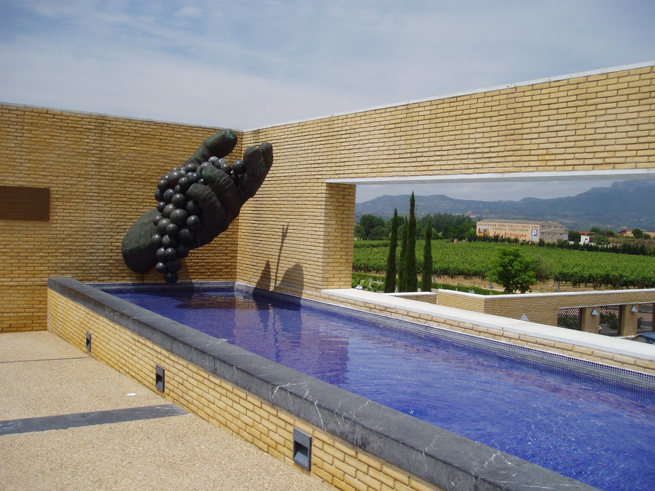 https://mdw-travel-data-us-east-1.s3.amazonaws.com/img/country/Argentina/Museo-del-Vino/img_01.jpg