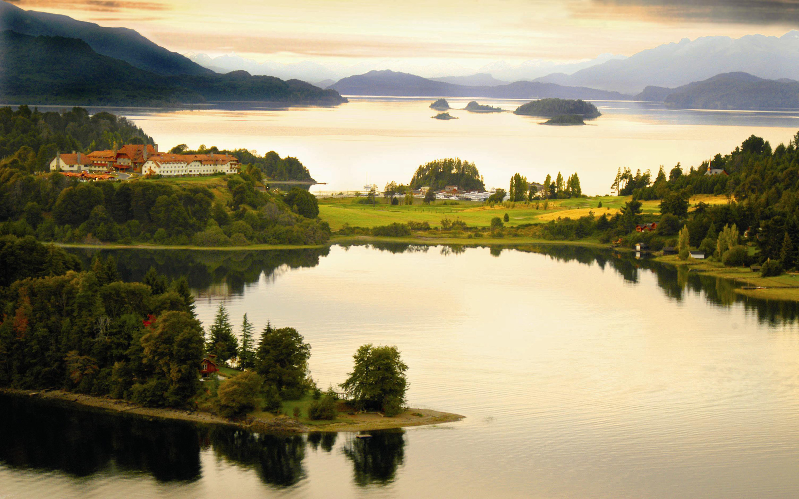 https://mdw-travel-data-us-east-1.s3.amazonaws.com/img/country/Argentina/Nahuel-Huapi-Lake/img_02.jpg