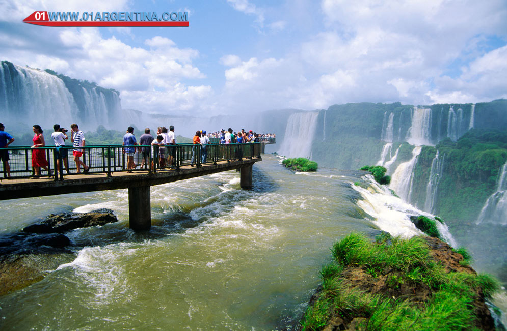 https://mdw-travel-data-us-east-1.s3.amazonaws.com/img/country/Argentina/Parque-Nacional-Iguazu/img_02.jpg