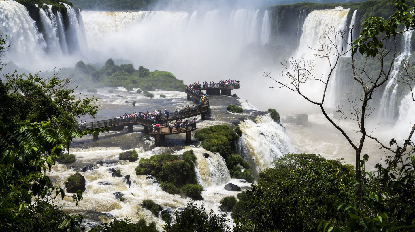 https://mdw-travel-data-us-east-1.s3.amazonaws.com/img/country/Argentina/Parque-Nacional-Iguazu/img_03.jpg
