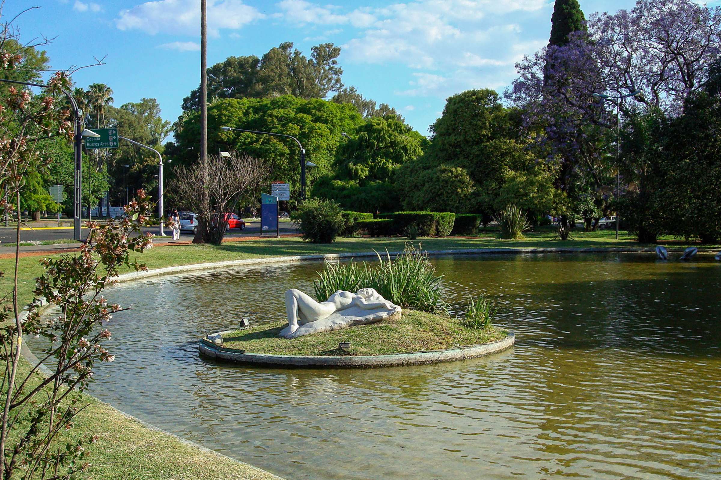 https://mdw-travel-data-us-east-1.s3.amazonaws.com/img/country/Argentina/Parque-de-la-Independencia/img_02.jpg