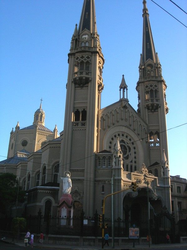 https://mdw-travel-data-us-east-1.s3.amazonaws.com/img/country/Argentina/Parroquia-Nuestra-Senora/img_03.jpg