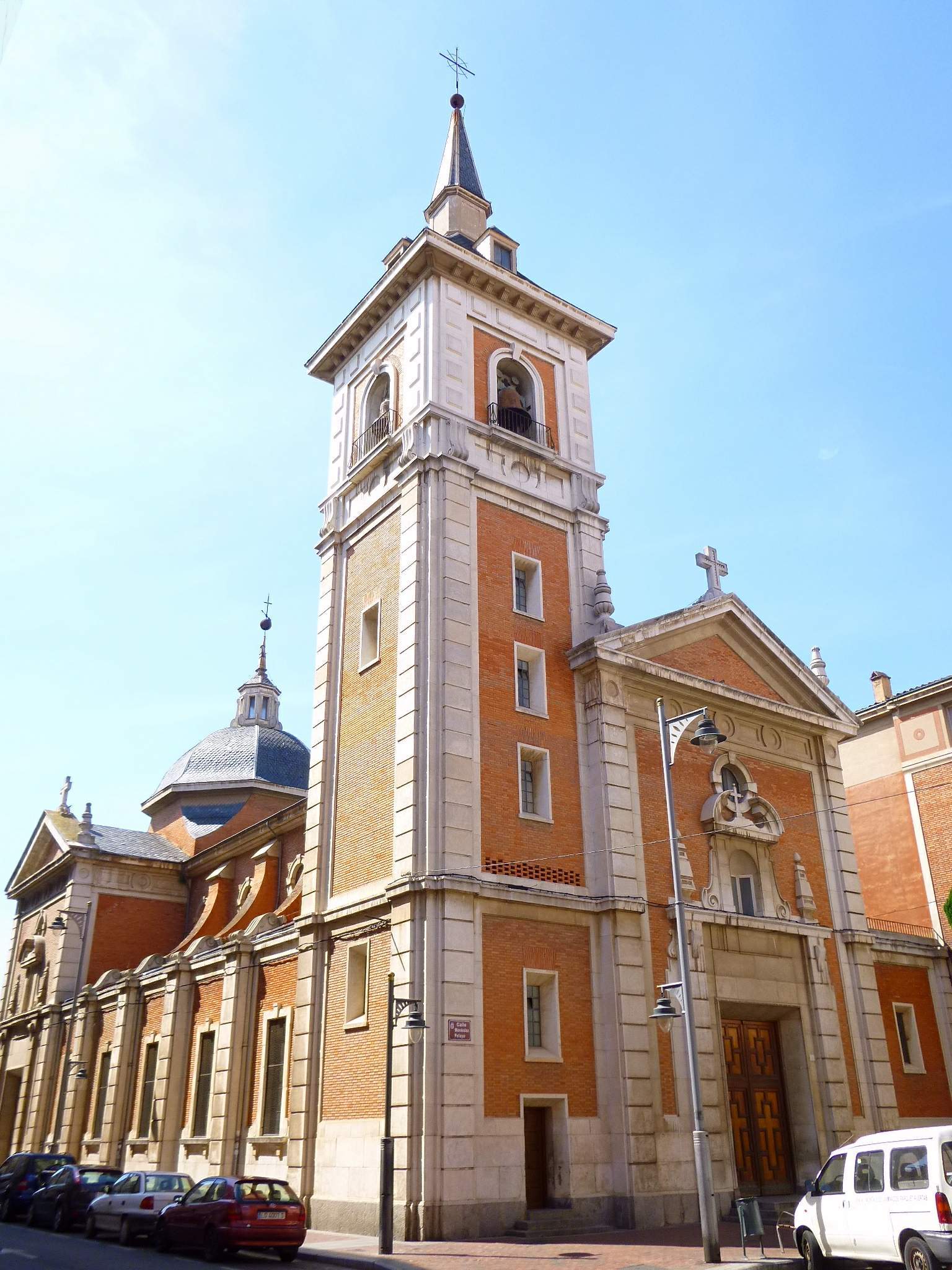 https://mdw-travel-data-us-east-1.s3.amazonaws.com/img/country/Argentina/Parroquia-Santa-Teresita/img_01.jpg