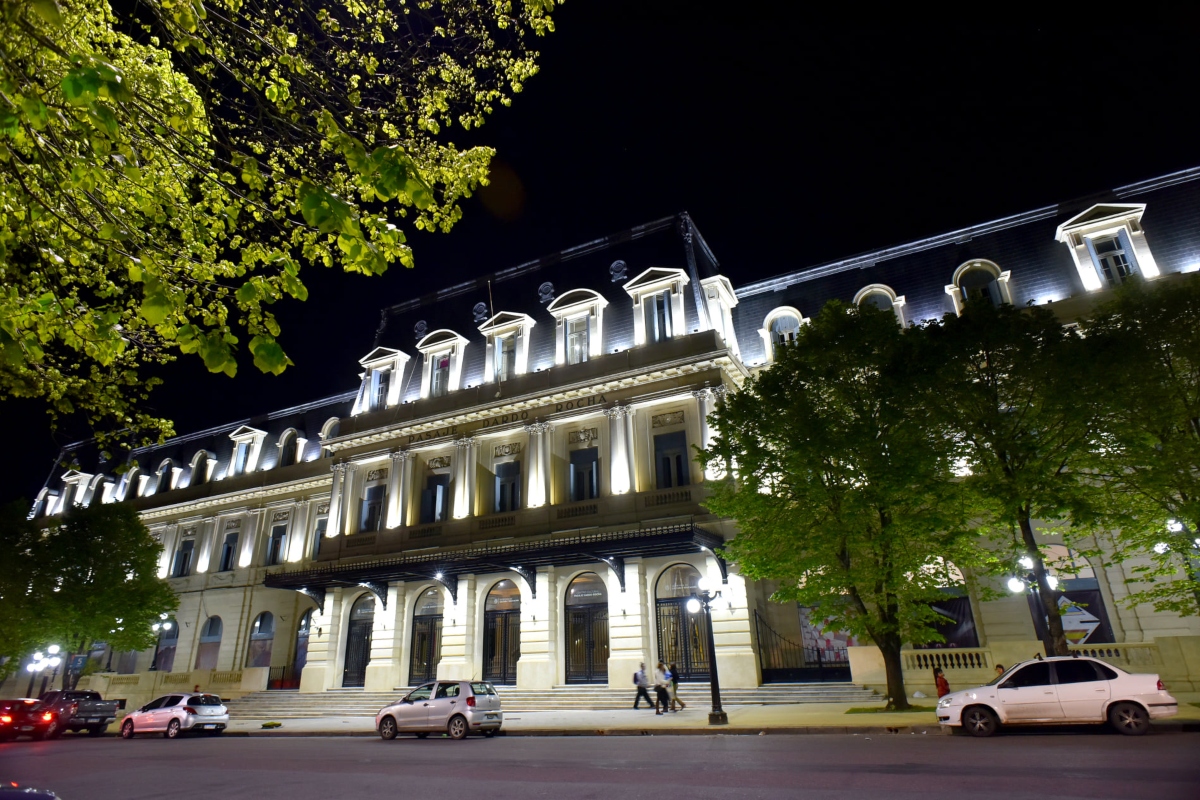 https://mdw-travel-data-us-east-1.s3.amazonaws.com/img/country/Argentina/Pasaje-Dardo-Rocha/img_02.jpg