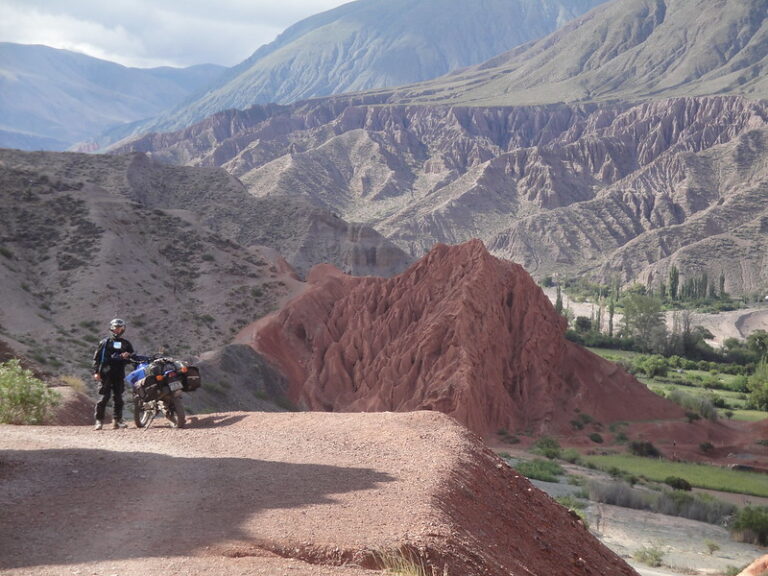 https://mdw-travel-data-us-east-1.s3.amazonaws.com/img/country/Argentina/Paseo-de-Los-Colorados/img_02.jpg