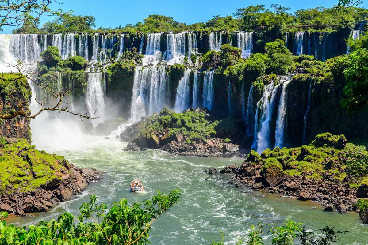 https://mdw-travel-data-us-east-1.s3.amazonaws.com/img/country/Argentina/Paso-de-los-Libres-Dam/img_05.jpg