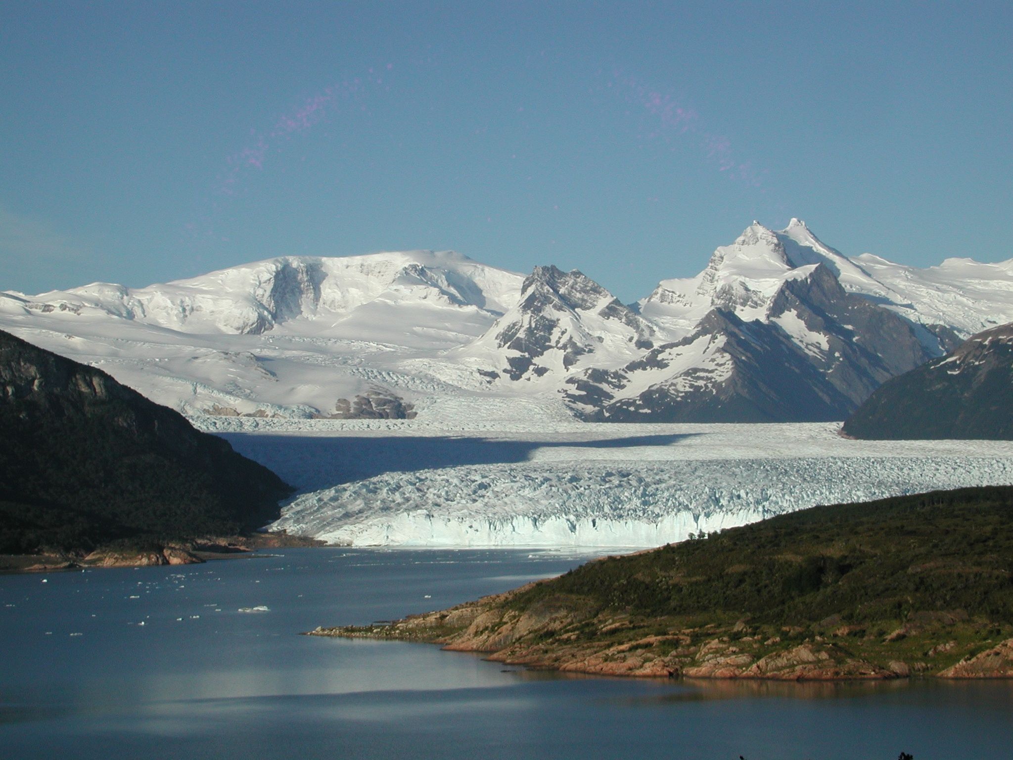 https://mdw-travel-data-us-east-1.s3.amazonaws.com/img/country/Argentina/Perito-Moreno-Glacier/img_02.jpg