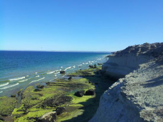 https://mdw-travel-data-us-east-1.s3.amazonaws.com/img/country/Argentina/Playa-El-Doradillo/img_05.jpg