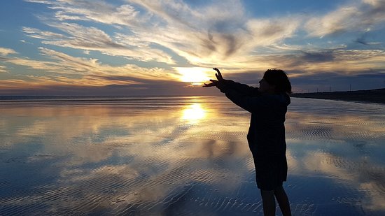 https://mdw-travel-data-us-east-1.s3.amazonaws.com/img/country/Argentina/Playa-Las-Conchillas/img_03.jpg