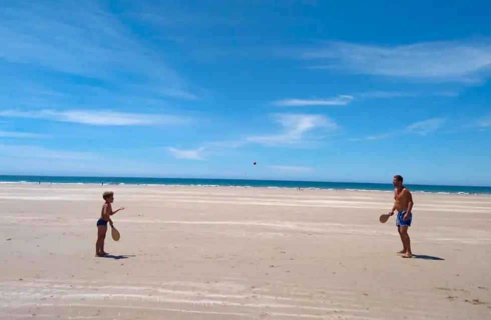 https://mdw-travel-data-us-east-1.s3.amazonaws.com/img/country/Argentina/Playas-Doradas/img_03.jpg