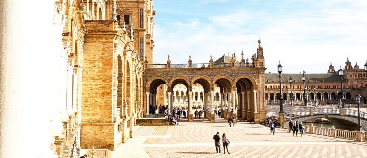 https://mdw-travel-data-us-east-1.s3.amazonaws.com/img/country/Argentina/Plaza-Espana/img_03.jpg