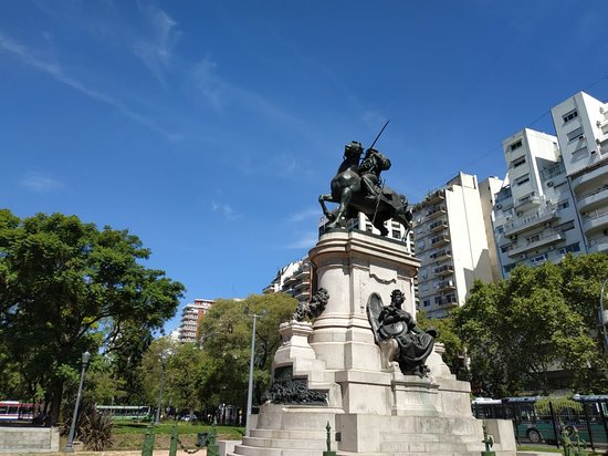 https://mdw-travel-data-us-east-1.s3.amazonaws.com/img/country/Argentina/Plaza-Italia/img_02.jpg