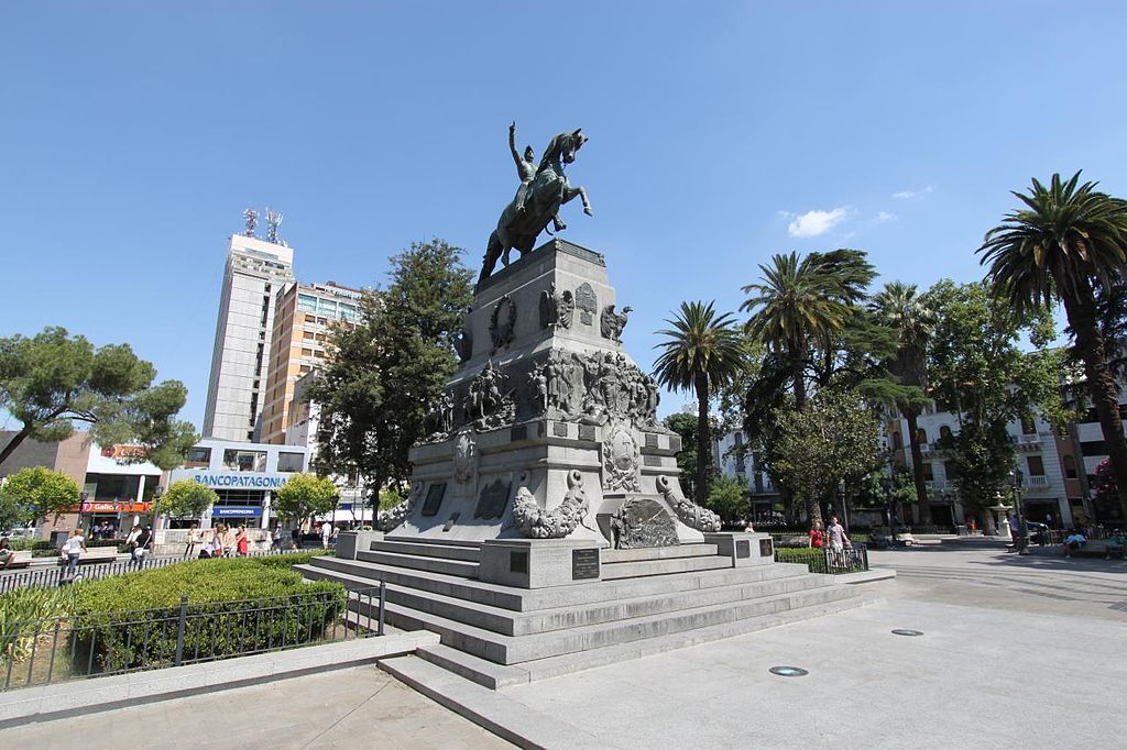 https://mdw-travel-data-us-east-1.s3.amazonaws.com/img/country/Argentina/Plaza-San-Martin/img_02.jpg