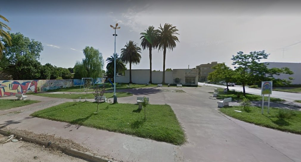 https://mdw-travel-data-us-east-1.s3.amazonaws.com/img/country/Argentina/Plaza-Sarmiento/img_03.jpg