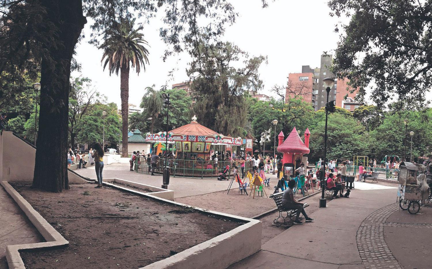 https://mdw-travel-data-us-east-1.s3.amazonaws.com/img/country/Argentina/Plaza-Urquiza/img_01.jpg