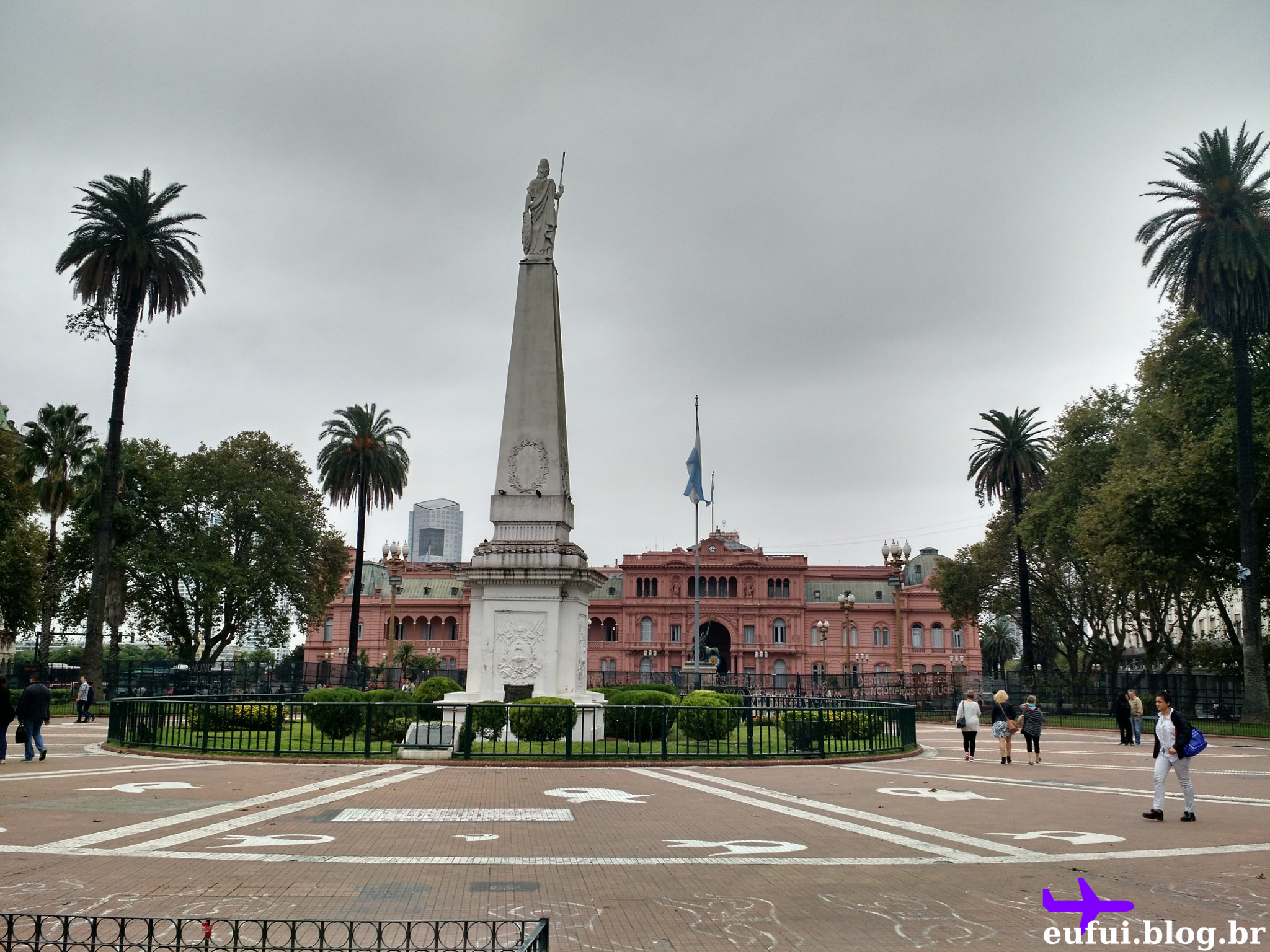 https://mdw-travel-data-us-east-1.s3.amazonaws.com/img/country/Argentina/Plaza-de-Mayo/img_03.jpg