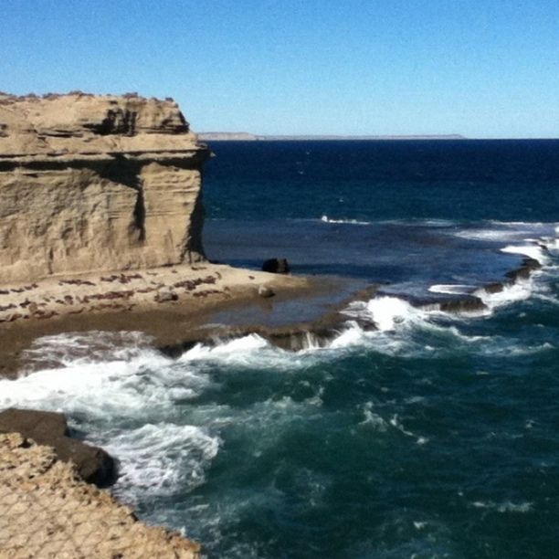 https://mdw-travel-data-us-east-1.s3.amazonaws.com/img/country/Argentina/Puerto-Piramides/img_02.jpg