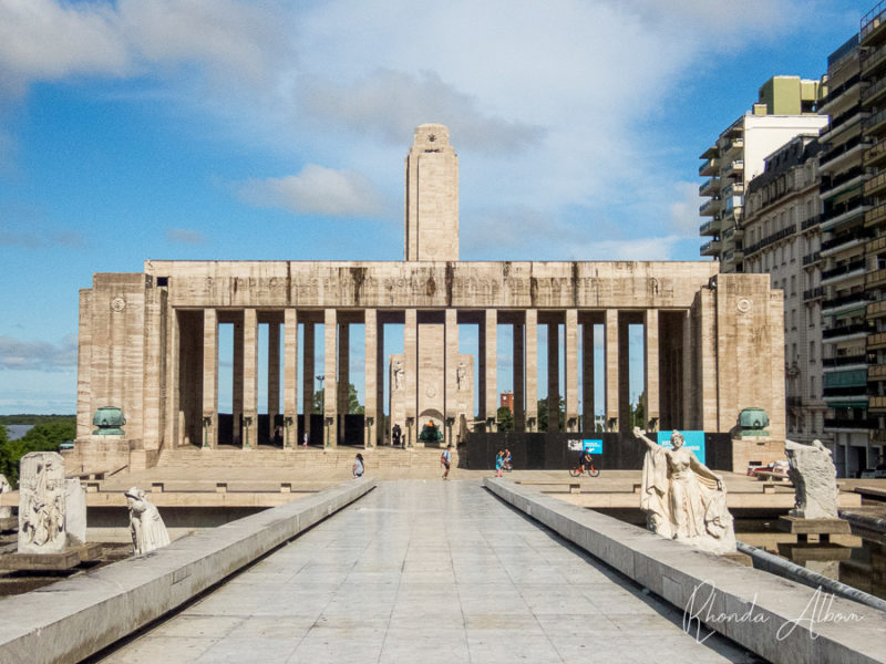 https://mdw-travel-data-us-east-1.s3.amazonaws.com/img/country/Argentina/Rosario-Cathedral/img_03.jpg