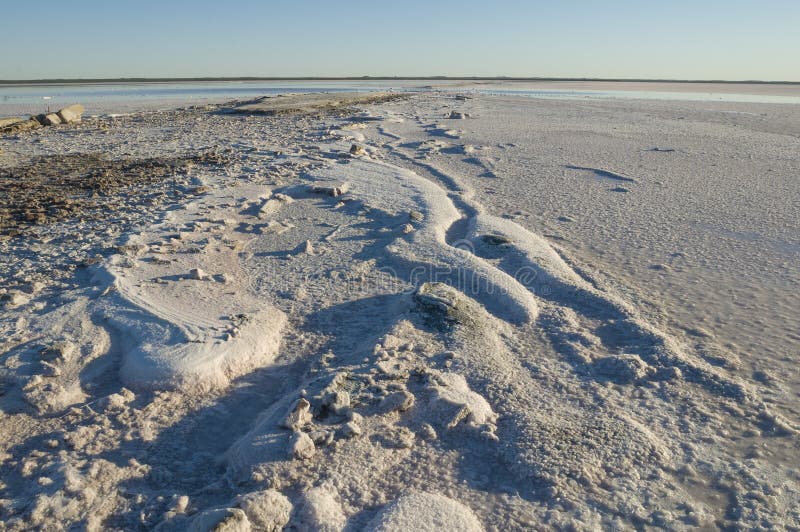 https://mdw-travel-data-us-east-1.s3.amazonaws.com/img/country/Argentina/Salt-Lakes-of-La-Pampa/img_02.jpg