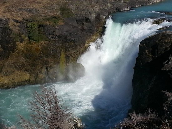 https://mdw-travel-data-us-east-1.s3.amazonaws.com/img/country/Argentina/Salto-Pindo/img_02.jpg