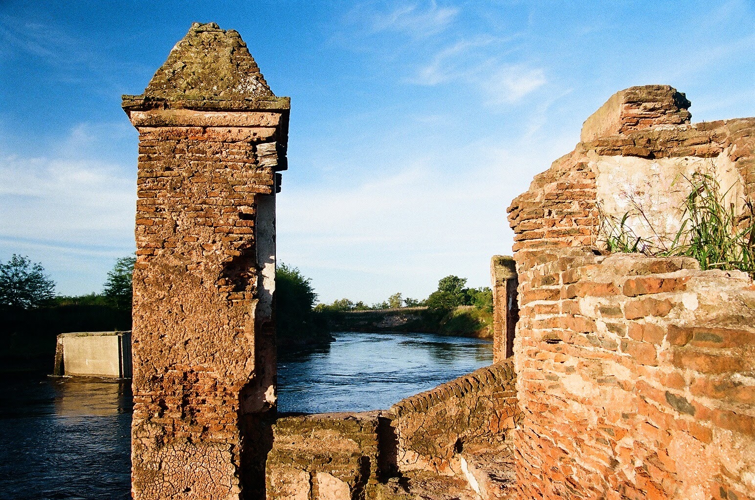 https://mdw-travel-data-us-east-1.s3.amazonaws.com/img/country/Argentina/Salto-Pindo/img_05.jpg