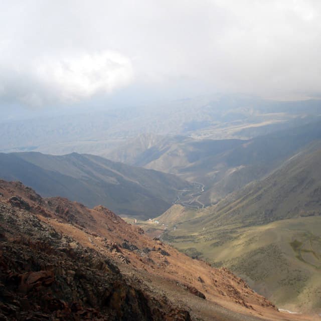 https://mdw-travel-data-us-east-1.s3.amazonaws.com/img/country/Argentina/San-Bernardo-Hill/img_01.jpg