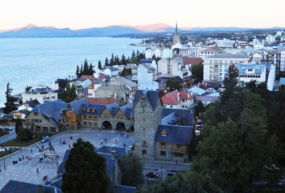 https://mdw-travel-data-us-east-1.s3.amazonaws.com/img/country/Argentina/San-Carlos-de-Bariloche/img_02.jpg