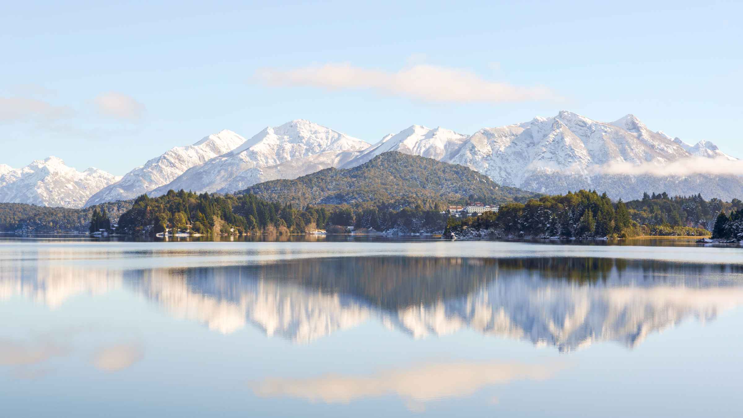 https://mdw-travel-data-us-east-1.s3.amazonaws.com/img/country/Argentina/San-Carlos-de-Bariloche/img_04.jpg