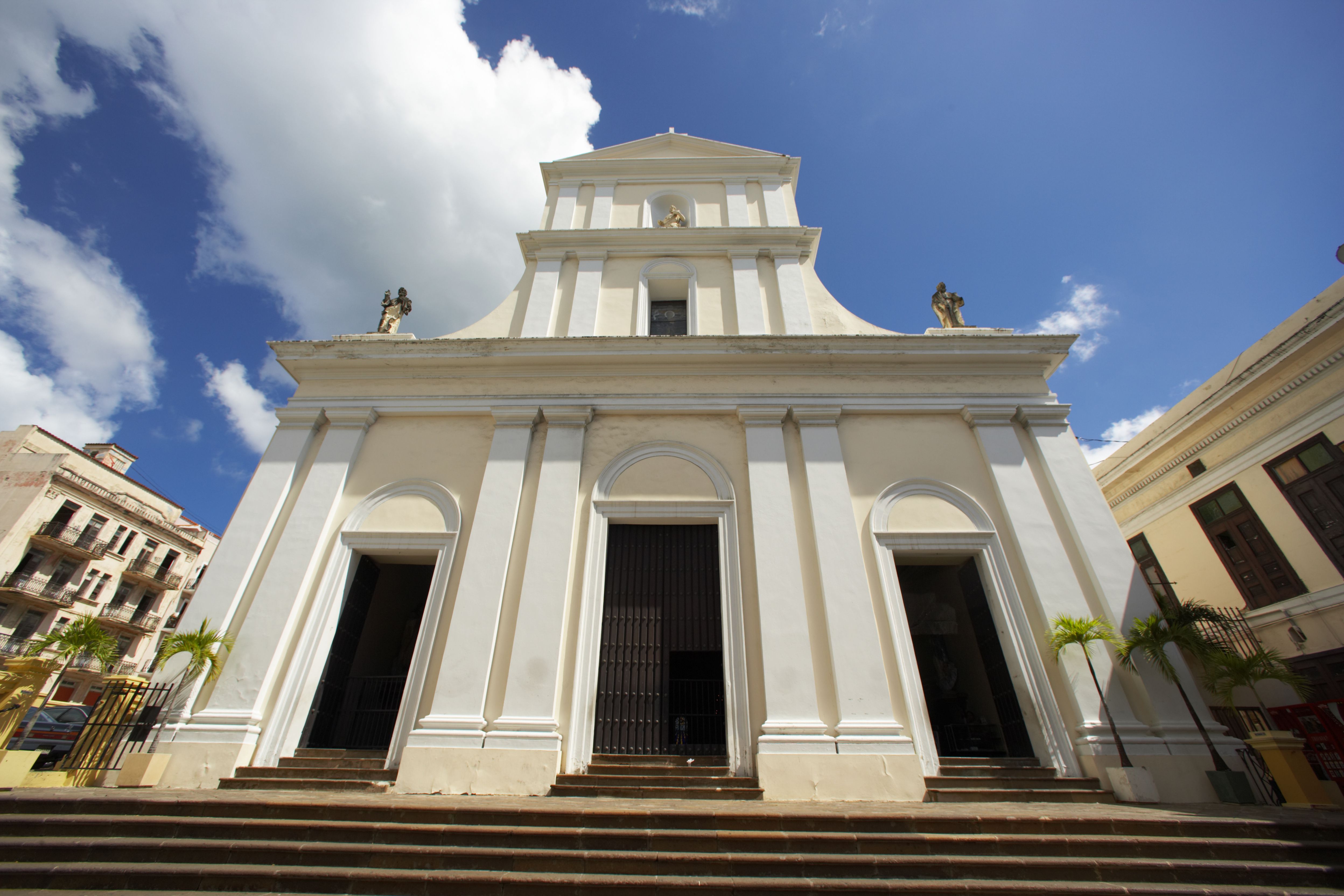 https://mdw-travel-data-us-east-1.s3.amazonaws.com/img/country/Argentina/San-Juan-Cathedral/img_03.jpg