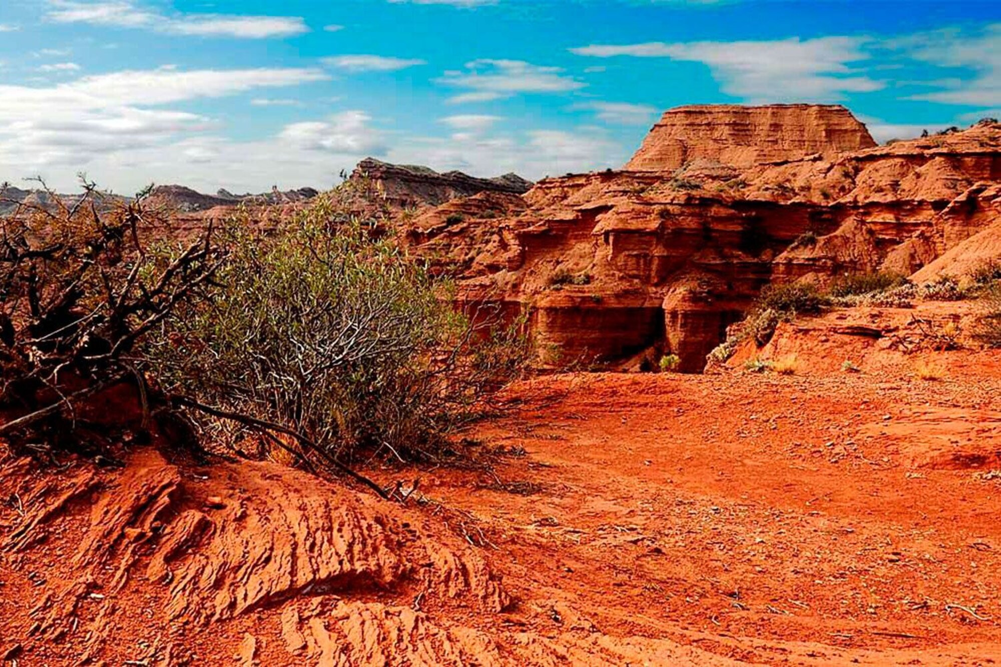https://mdw-travel-data-us-east-1.s3.amazonaws.com/img/country/Argentina/Sierras-de-las-Quijadas-National-Park/img_04.jpg