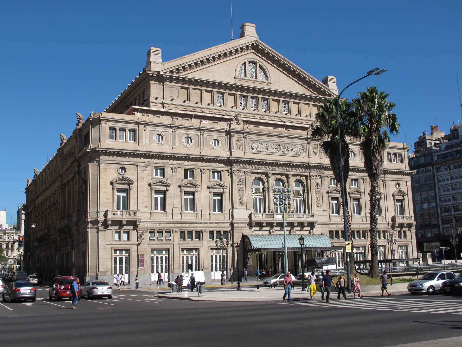 https://mdw-travel-data-us-east-1.s3.amazonaws.com/img/country/Argentina/Teatro-Colon/img_02.jpg
