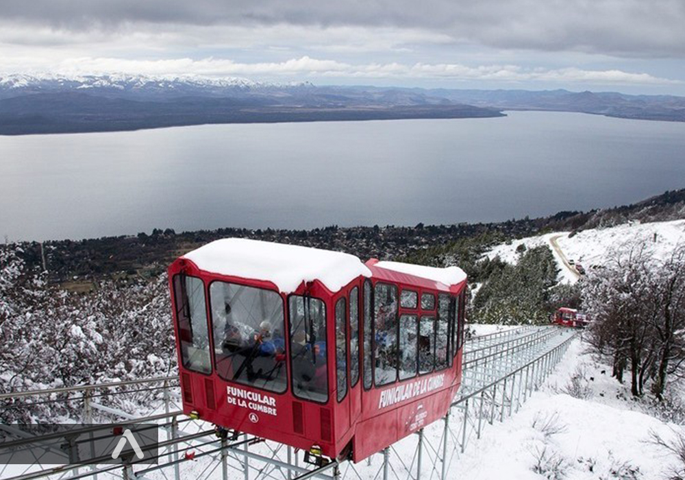 https://mdw-travel-data-us-east-1.s3.amazonaws.com/img/country/Argentina/Teleferico-Cerro-Otto/img_03.jpg