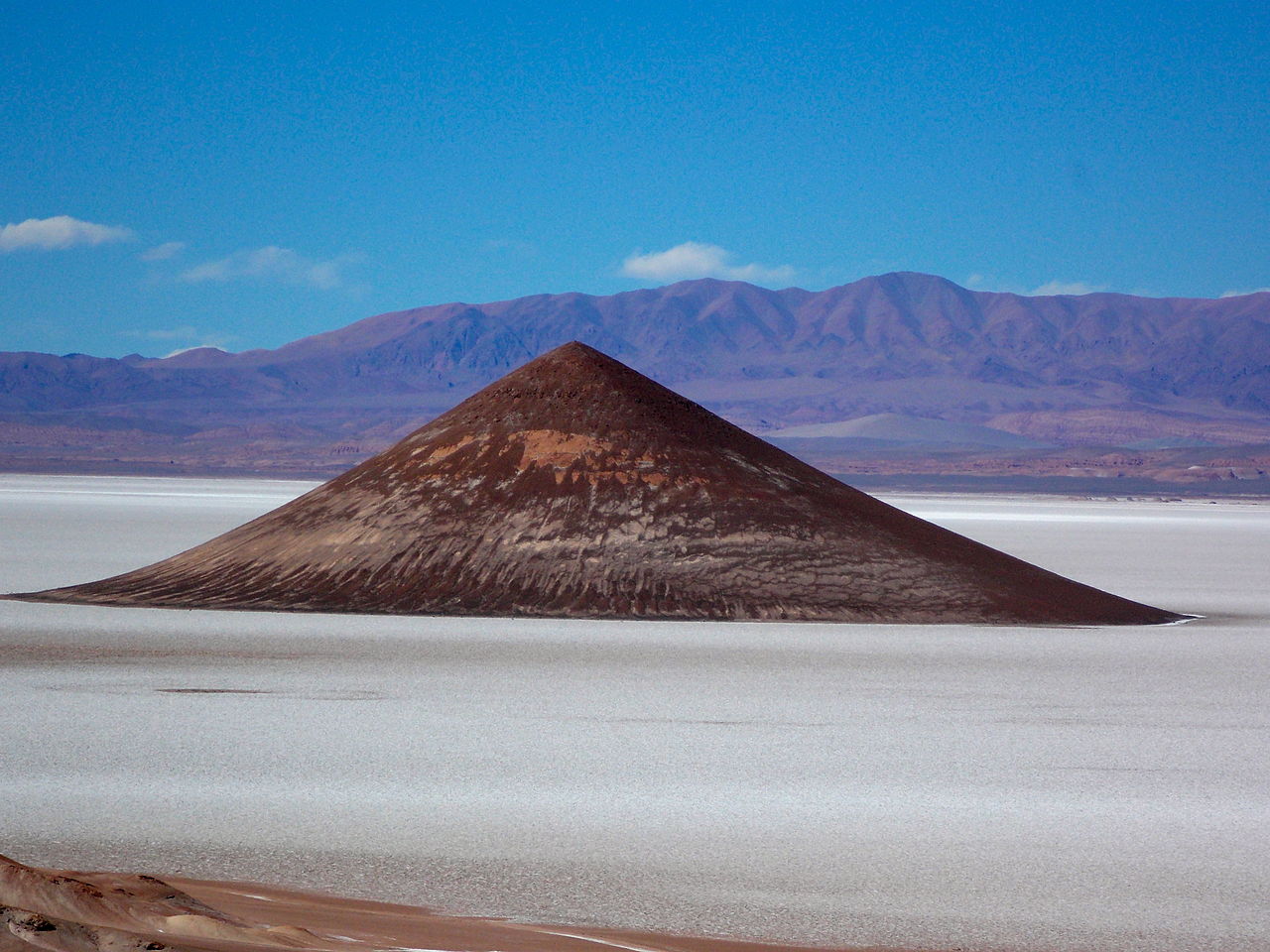 https://mdw-travel-data-us-east-1.s3.amazonaws.com/img/country/Argentina/Tolar-Grande/img_03.jpg