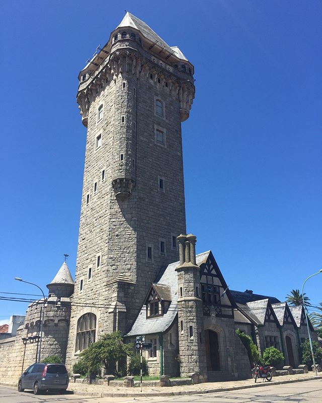 https://mdw-travel-data-us-east-1.s3.amazonaws.com/img/country/Argentina/Torre-Tanque/img_03.jpg