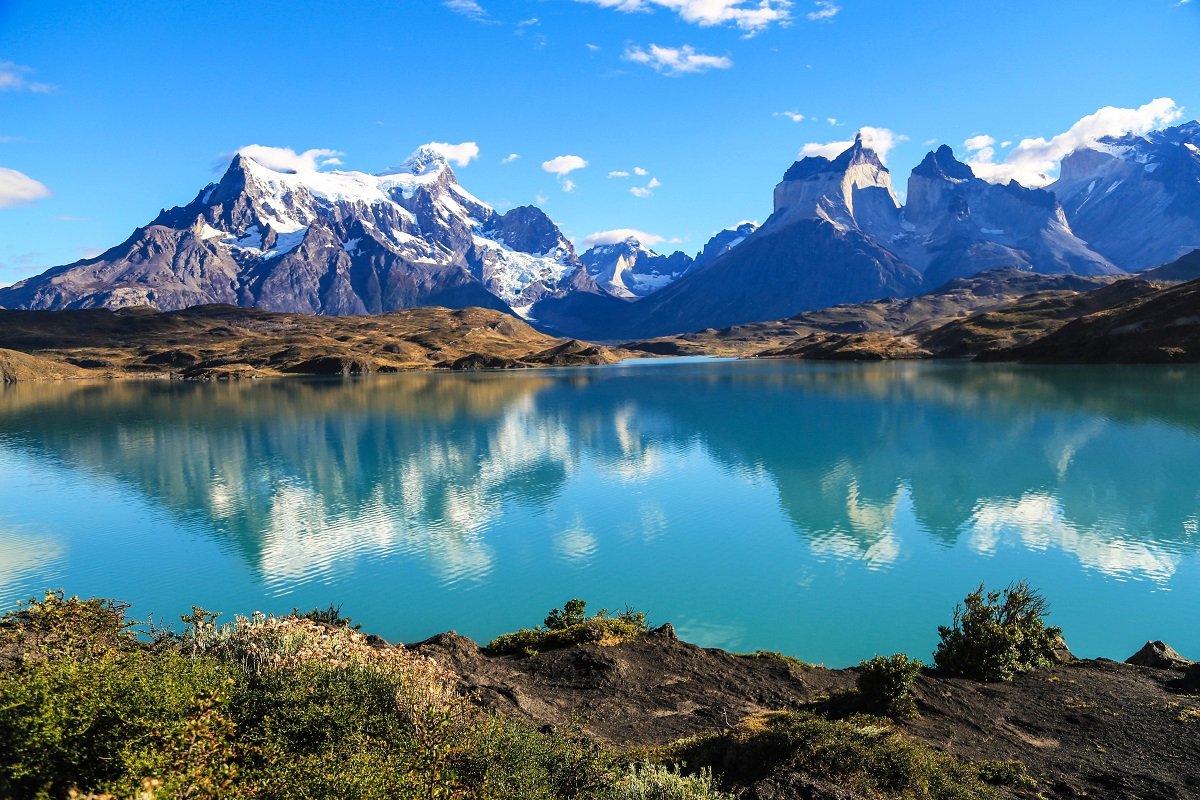 https://mdw-travel-data-us-east-1.s3.amazonaws.com/img/country/Argentina/Torres-del-Paine/img_03.jpg