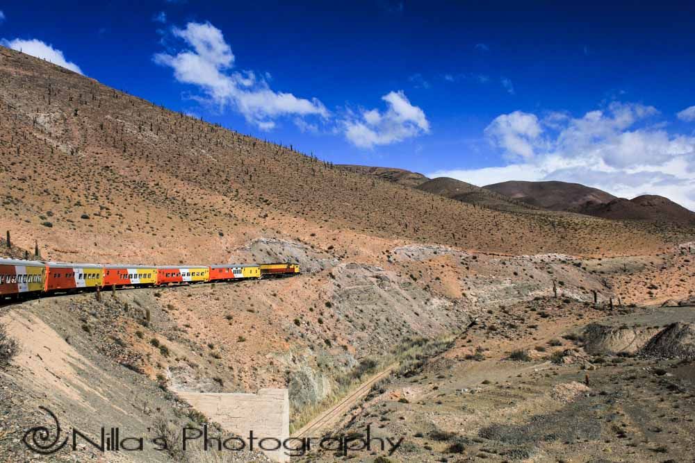 https://mdw-travel-data-us-east-1.s3.amazonaws.com/img/country/Argentina/Tren-a-las-Nubes/img_01.jpg