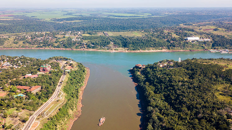 https://mdw-travel-data-us-east-1.s3.amazonaws.com/img/country/Argentina/Triple-Frontier/img_02.jpg