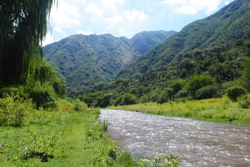https://mdw-travel-data-us-east-1.s3.amazonaws.com/img/country/Argentina/Valle-Fertil/img_02.jpg