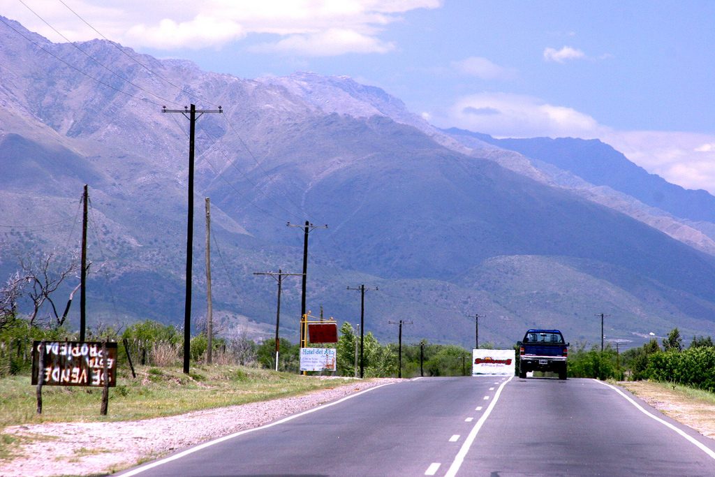 https://mdw-travel-data-us-east-1.s3.amazonaws.com/img/country/Argentina/Villa-Dolores/img_05.jpg
