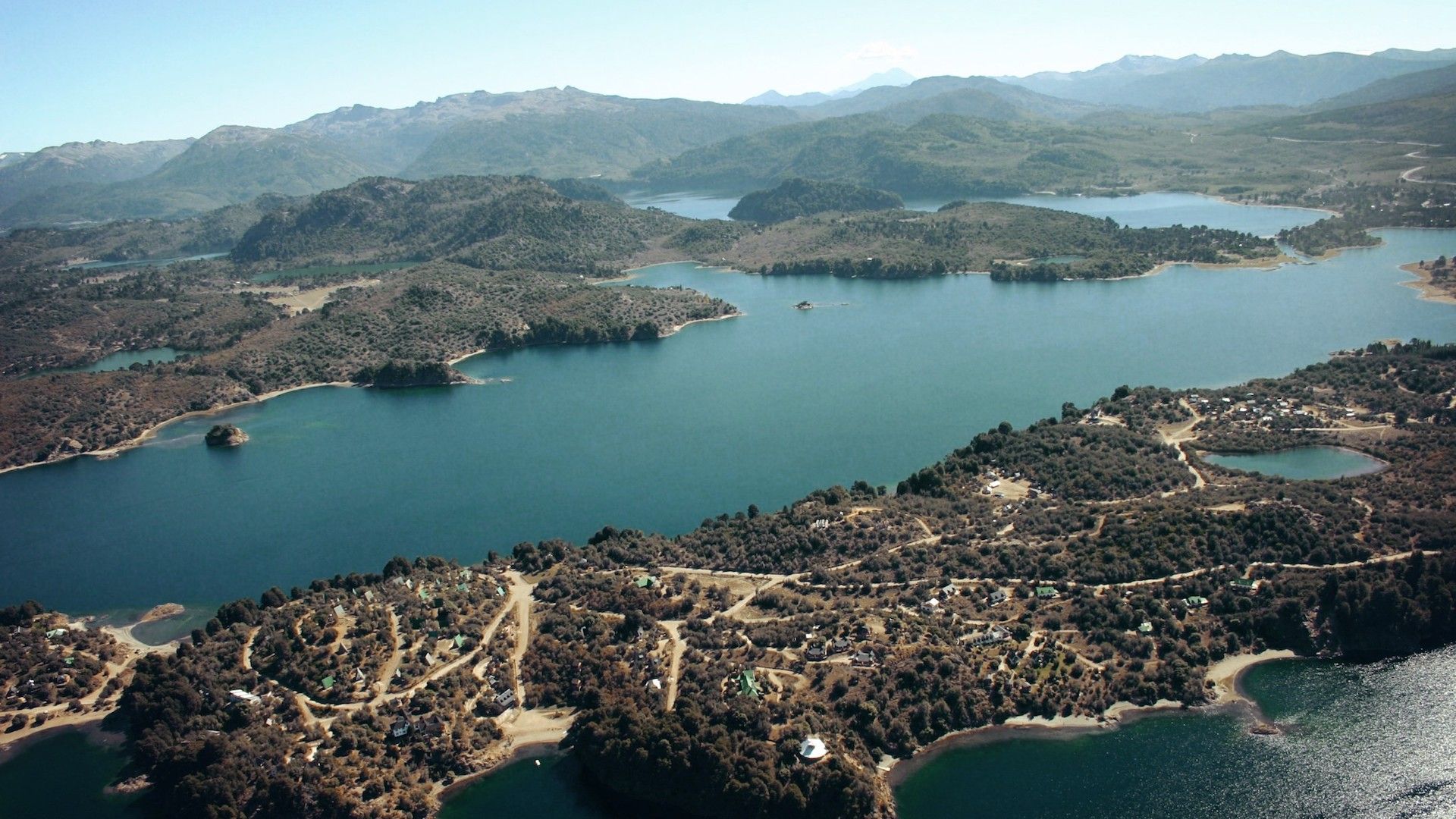 https://mdw-travel-data-us-east-1.s3.amazonaws.com/img/country/Argentina/Villa-Pehuenia/img_01.jpg