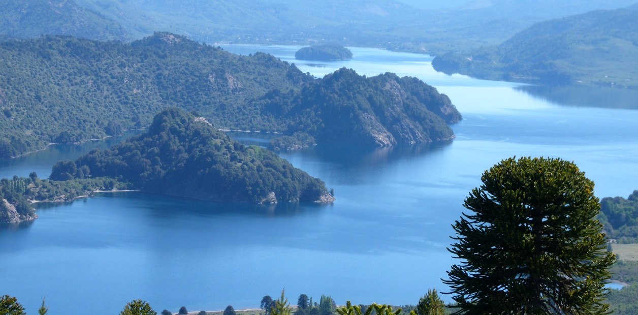 https://mdw-travel-data-us-east-1.s3.amazonaws.com/img/country/Argentina/Villa-Pehuenia/img_05.jpg