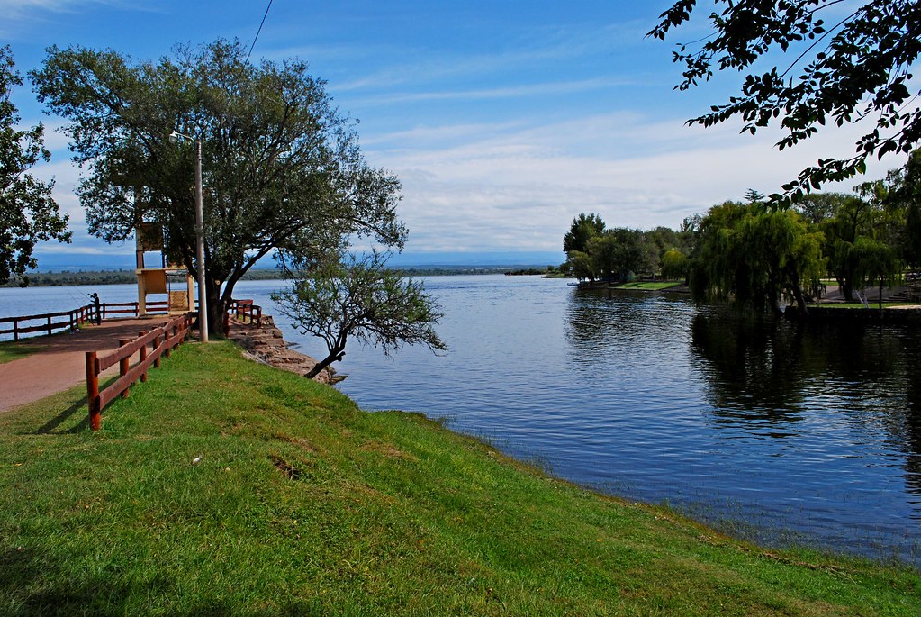 https://mdw-travel-data-us-east-1.s3.amazonaws.com/img/country/Argentina/Villa-Rumipal/img_03.jpg