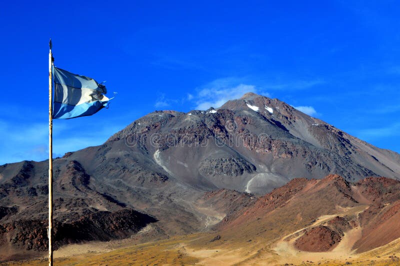 https://mdw-travel-data-us-east-1.s3.amazonaws.com/img/country/Argentina/Volcano-Socompa/img_01.jpg