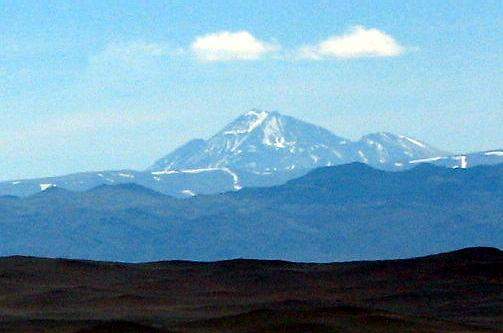 https://mdw-travel-data-us-east-1.s3.amazonaws.com/img/country/Argentina/Volcano-Socompa/img_03.jpg